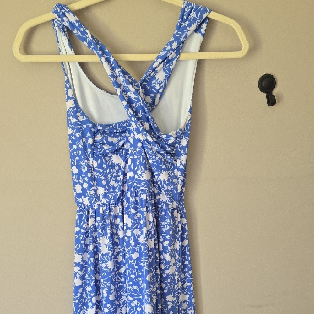 Kaileigh Blue and White Floral Dress - Picture 3 of 3